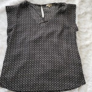 Short sleeve black and white polyester blouse